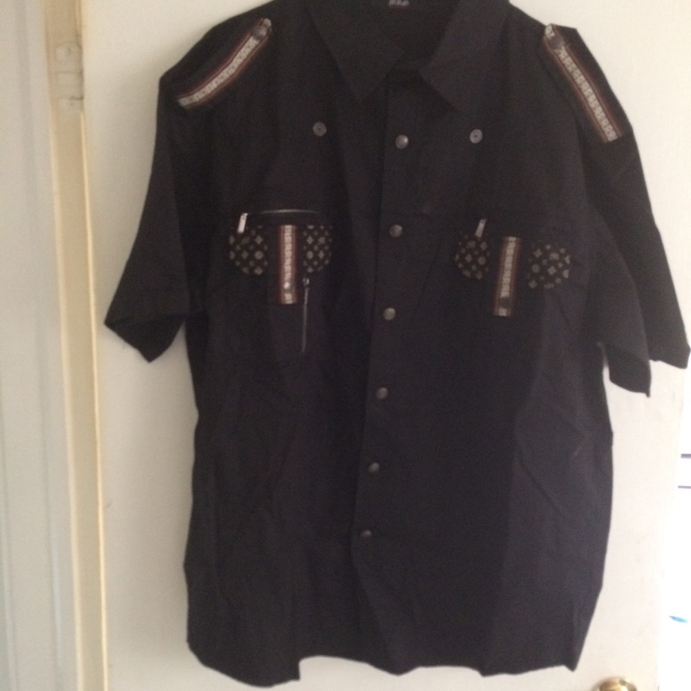MRG Black Short Sleeve top for men.